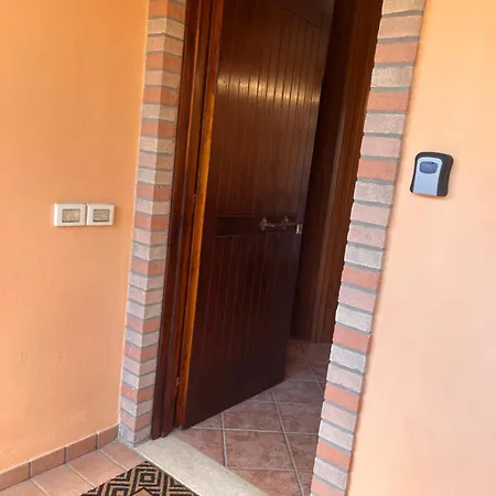 Su Due Piani A Rovere *