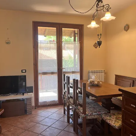 Su Due Piani A Rovere Apartmán