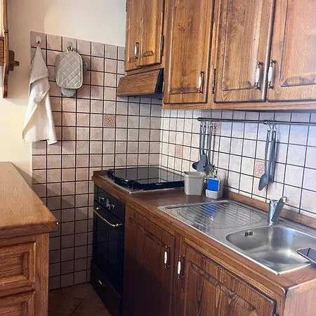 Su Due Piani A Rovere *