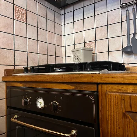 Su Due Piani A Rovere