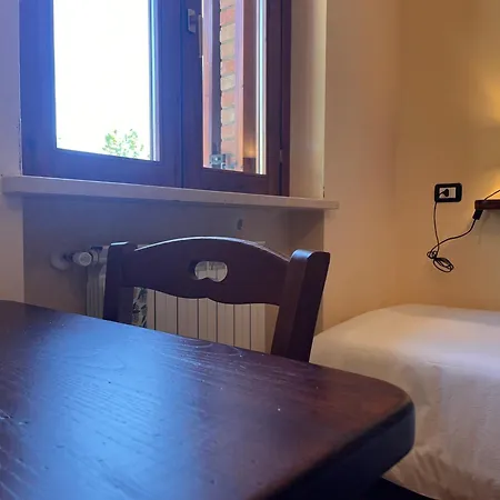 Su Due Piani A Rovere *